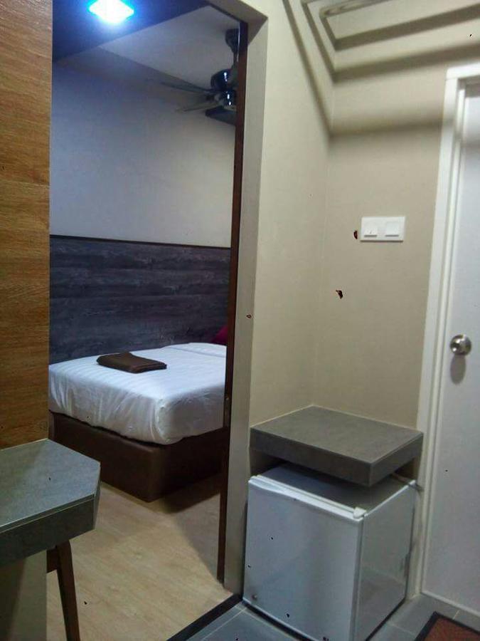 Qing Yun Resthouse -Delima Satu Hotel Kampong Serusup Exterior photo